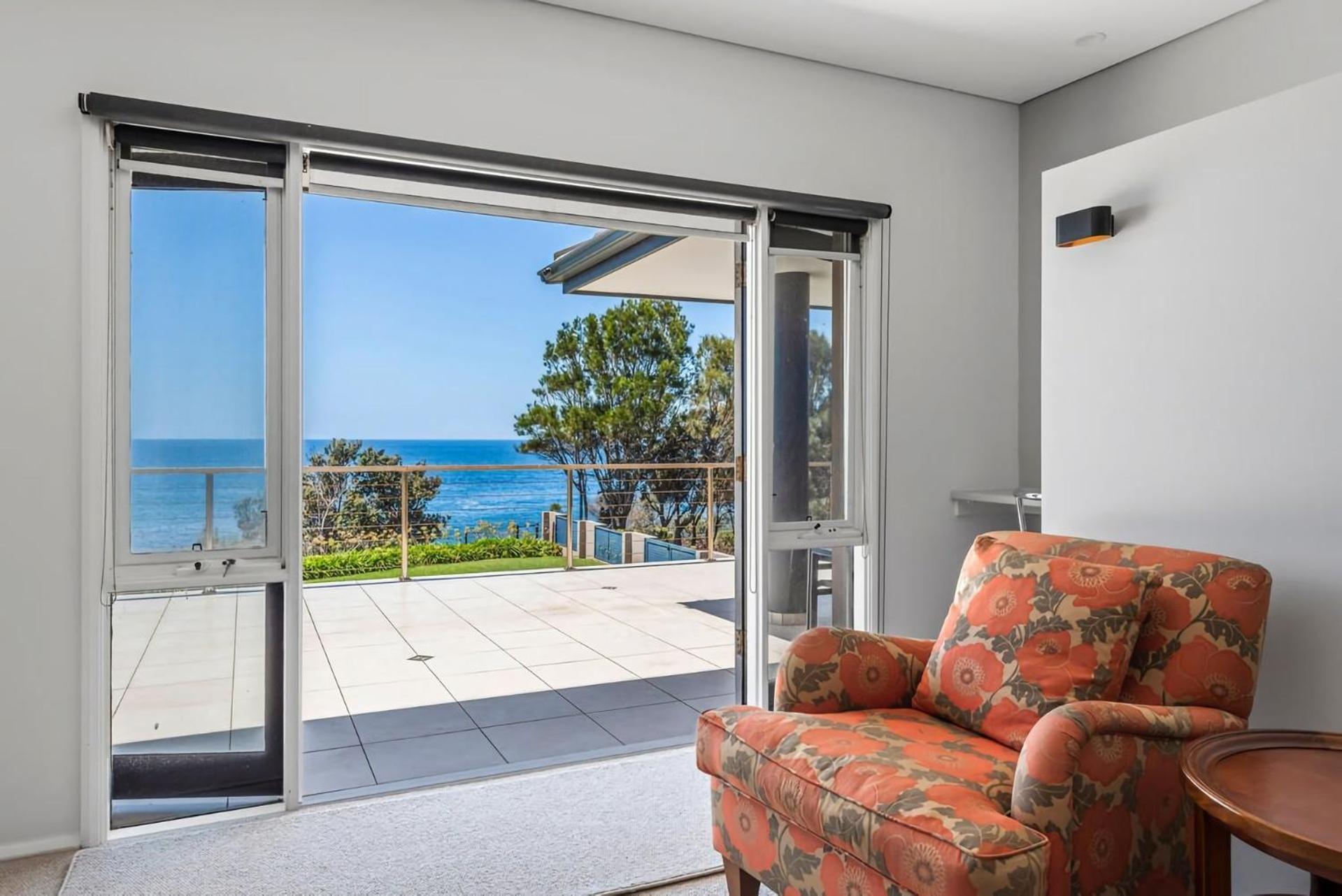 Spectacular Ocean Front Home With Pool Shellharbour Bagian luar foto
